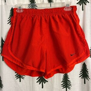 Nike Dri Fit Red Houndstooth Athletic Shorts Women’s Size Large